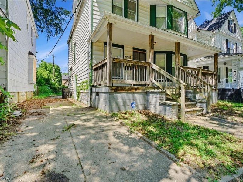 10911 Hathaway Avenue, Cleveland, OH 44108 Photo 2