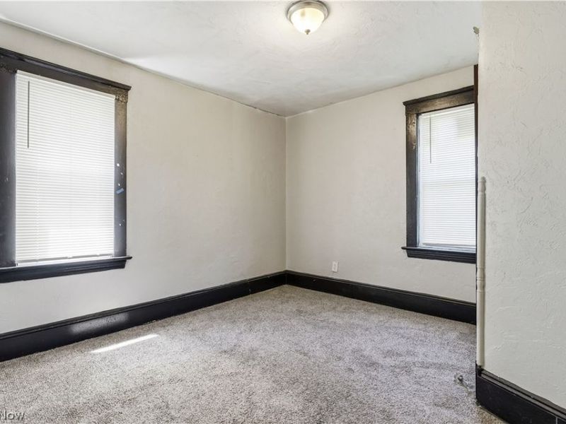 10911 Hathaway Avenue, Cleveland, OH 44108 Photo 29