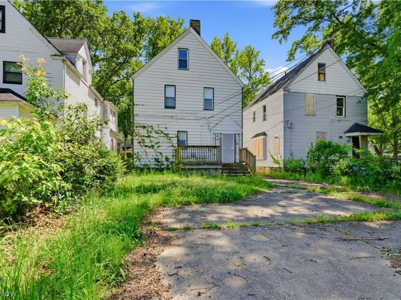 10911 Hathaway Avenue, Cleveland, OH 44108 Photo 5