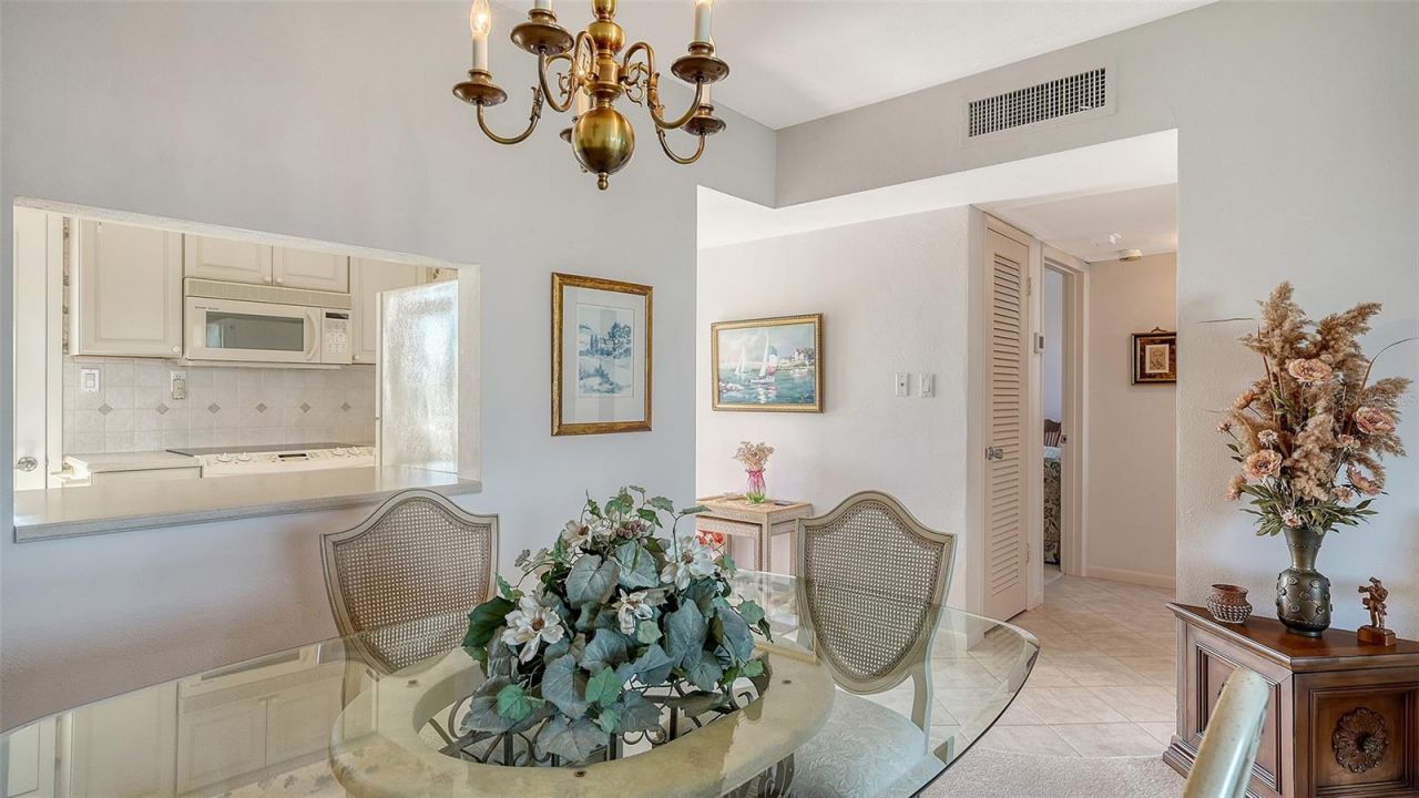 777 John Ringling Boulevard, Unit 32, Sarasota, FL 34236 Photo