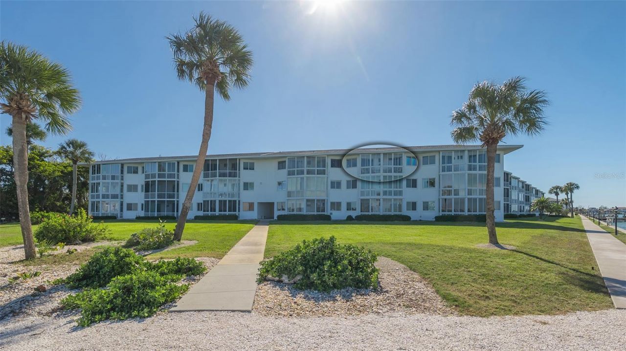 777 John Ringling Boulevard, Unit 32, Sarasota, FL 34236 Photo