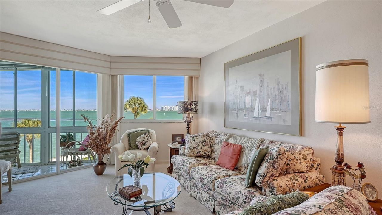 777 John Ringling Boulevard, Unit 32, Sarasota, FL 34236 Photo