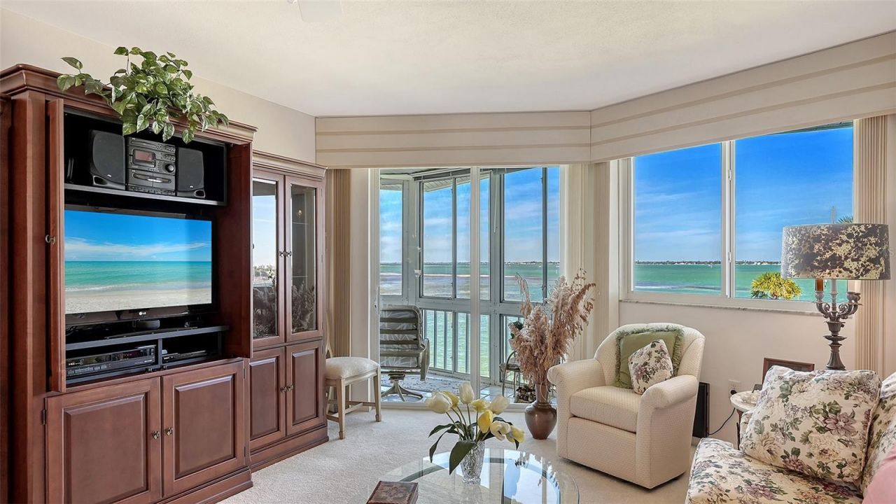 777 John Ringling Boulevard, Unit 32, Sarasota, FL 34236 Photo