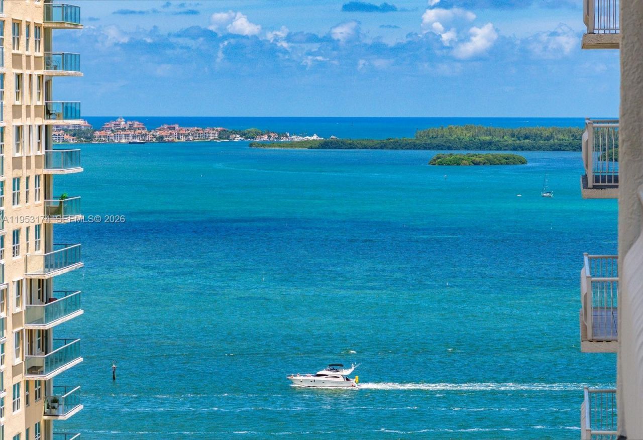 1200 Brickell Bay Dr, Unit 2414, Miami, FL 33131 Photo