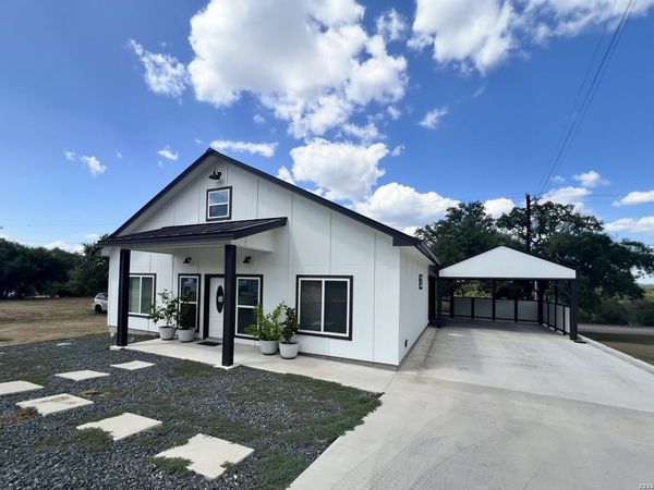 708 Taylor Dr, Horseshoe Bay, TX 78657