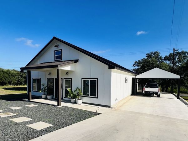 708 Taylor Dr, Horseshoe Bay, TX 78657