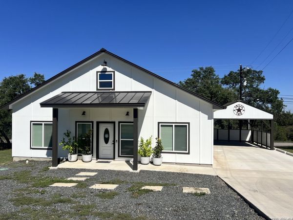 708 Taylor Dr, Horseshoe Bay, TX 78657