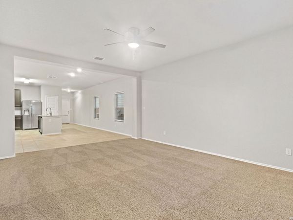 5526 Daniel Way, St Hedwig, TX 78152