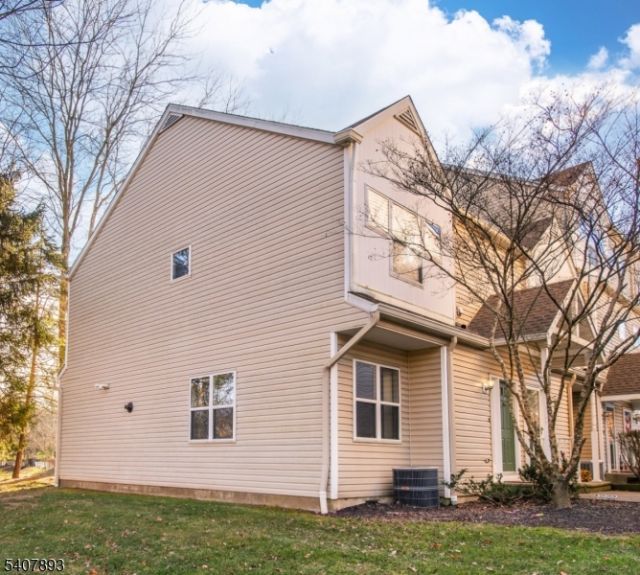 18 Bristol Ct, Lincoln Park, NJ 07035 Main Photo