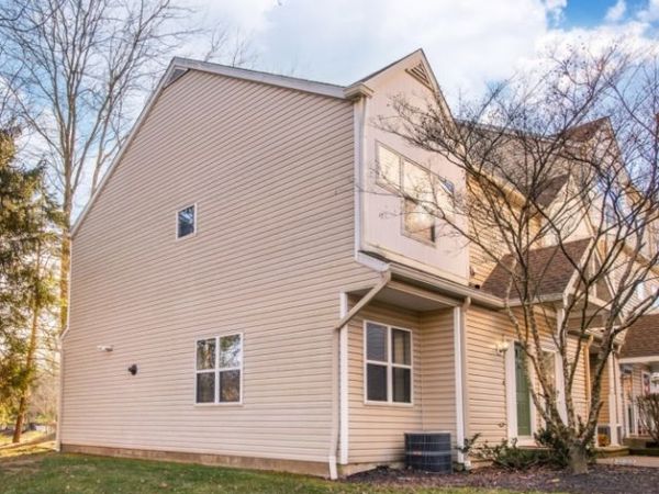 18 Bristol Ct, Lincoln Park, NJ 07035