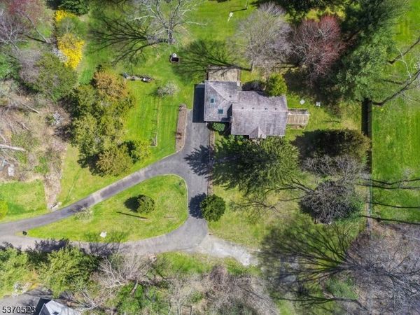 685 Shunpike Rd, Chatham, NJ 07935