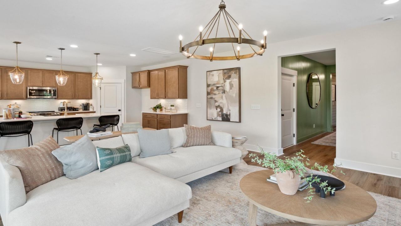 455 Cadbury Loop Photo 10