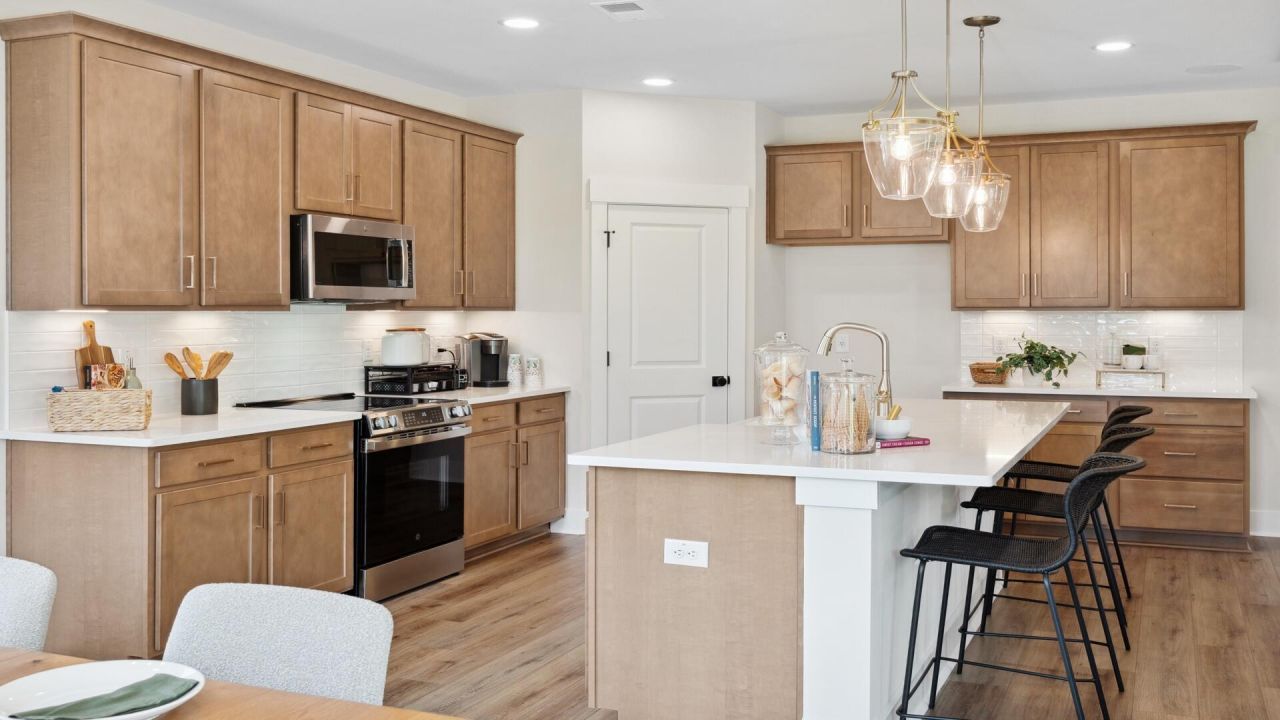 455 Cadbury Loop Photo 14