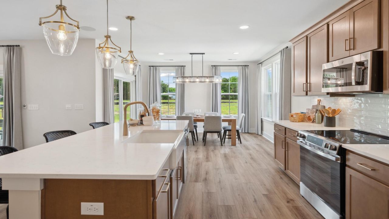 455 Cadbury Loop Photo 15