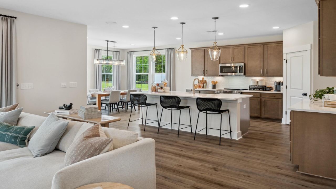 455 Cadbury Loop Photo 16