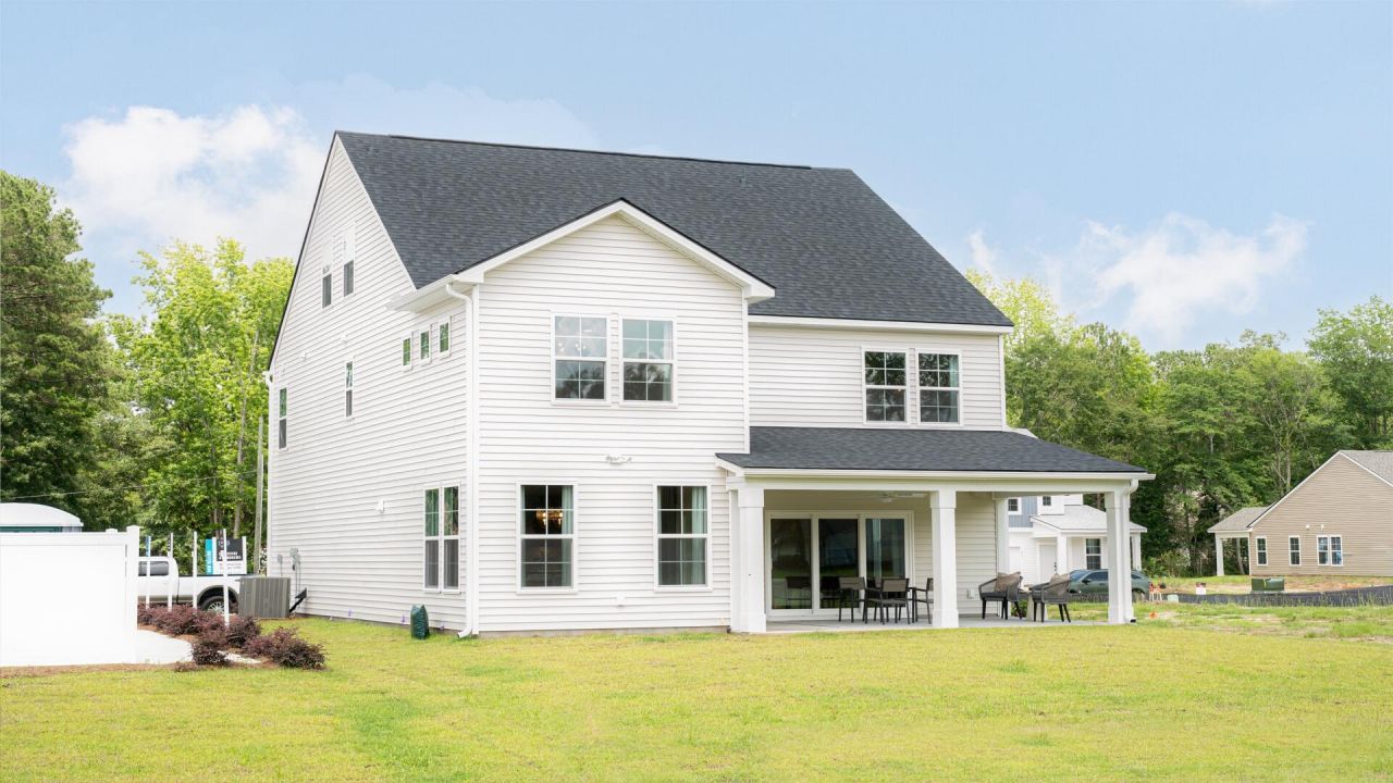 455 Cadbury Loop Photo 3