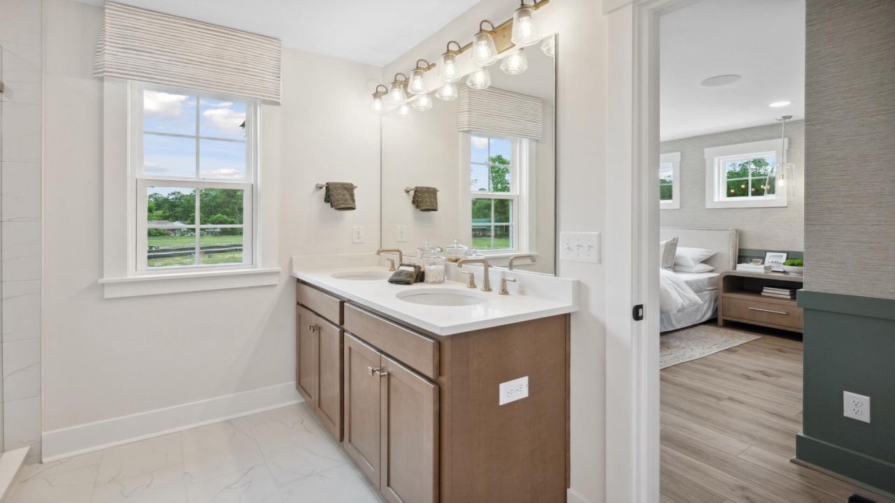 455 Cadbury Loop Photo 33