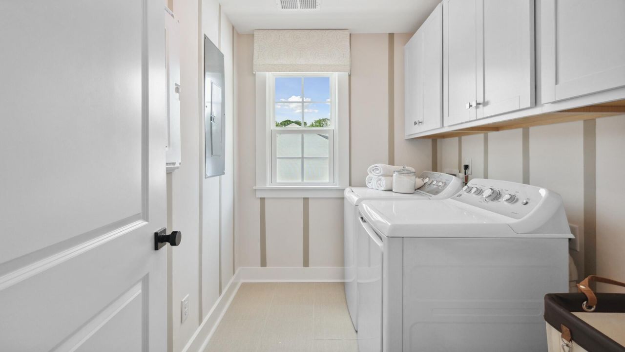 455 Cadbury Loop Photo 35