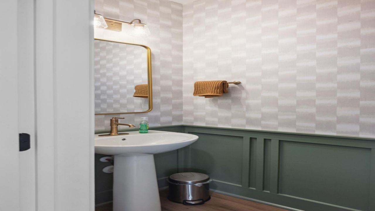 455 Cadbury Loop Photo 9