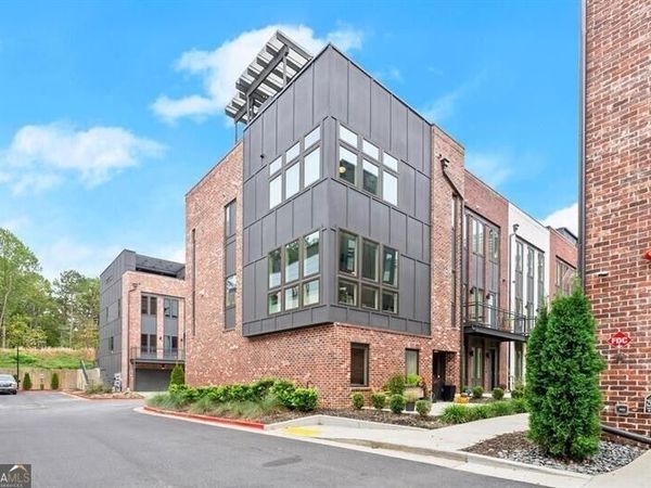 1256 Chelsea Circle NW, Atlanta, GA 30318