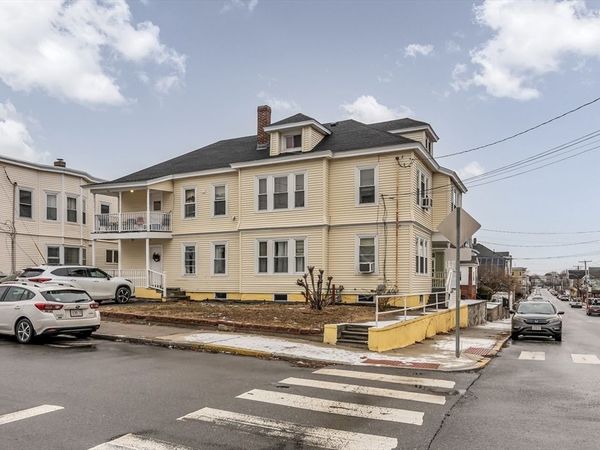 87-87A Brookfield St, Lawrence, MA 01843