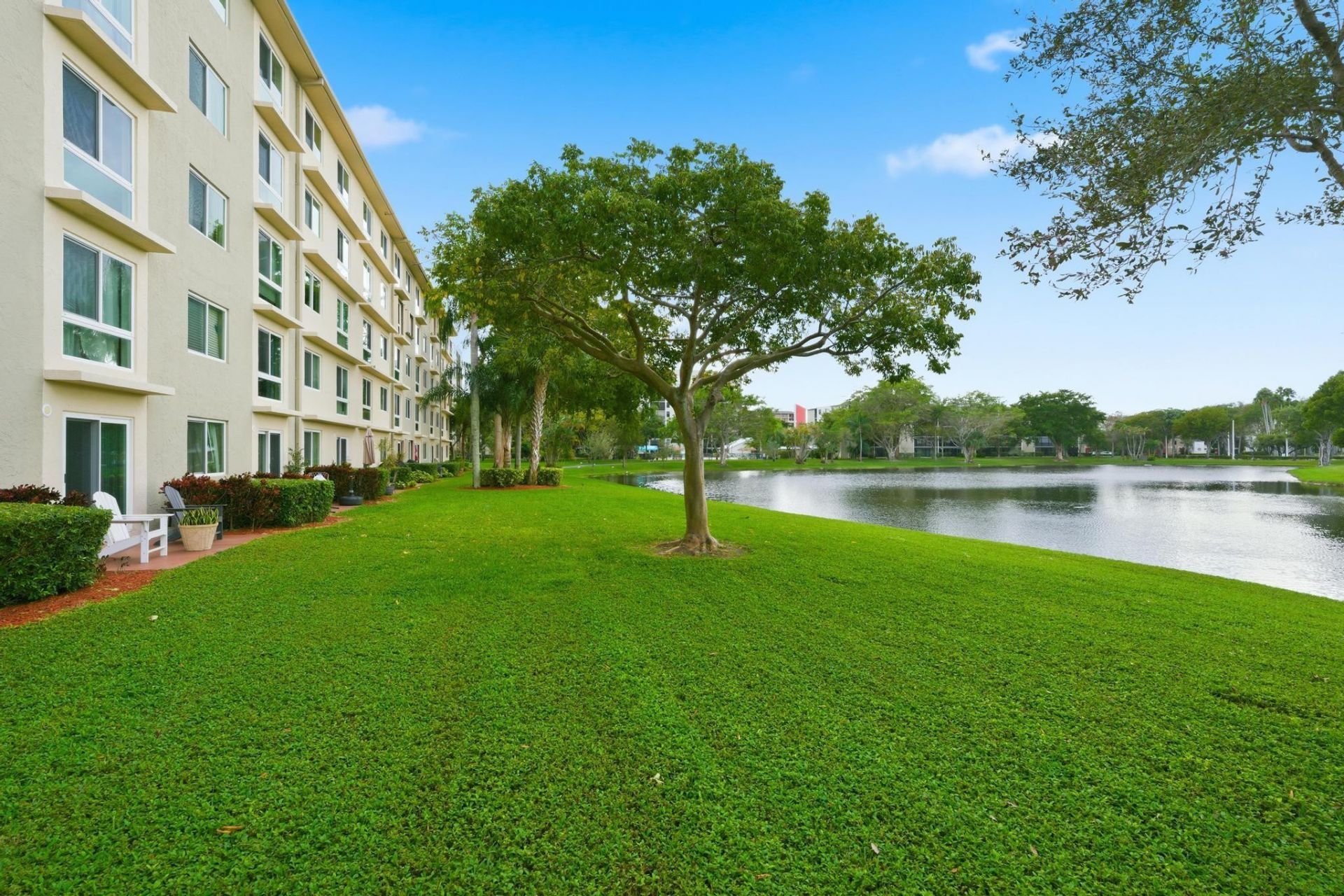 2108 S Cypress Bend Drive, Unit 504, Pompano Beach, FL 33069 Photo