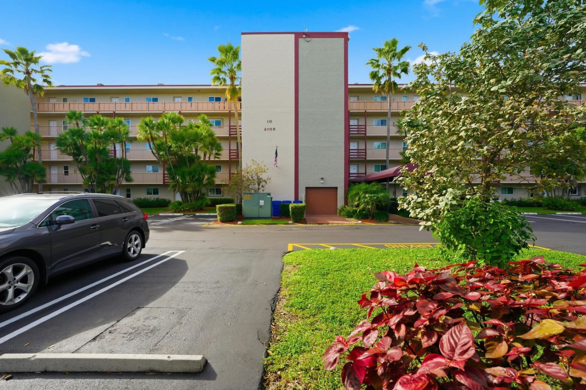 2108 S Cypress Bend Drive, Unit 504, Pompano Beach, FL 33069 Photo