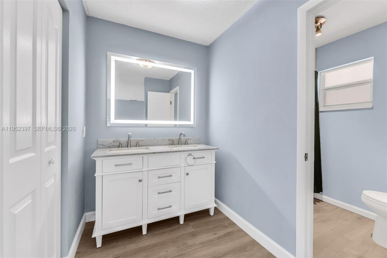 13210 SW 21st St, Miami, FL 33175 Photo