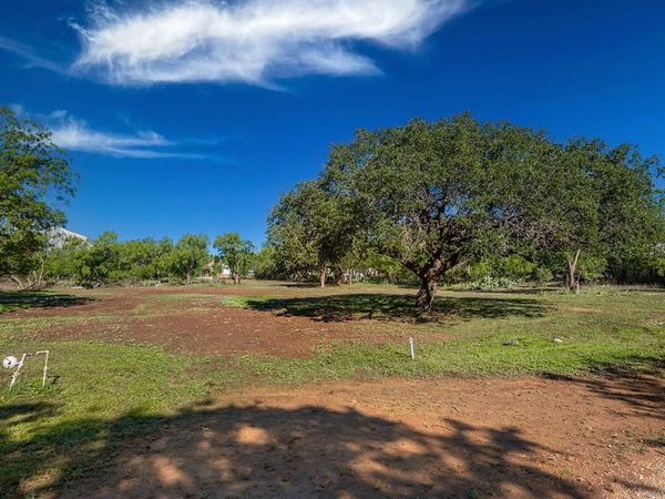 1216 Mulberry , Brady, TX 76825