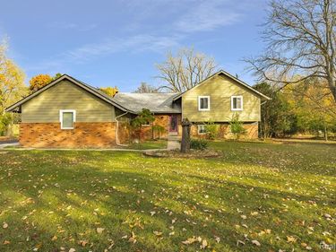 5731 FARMINGTON Road, West Bloomfield Twp, MI 48322