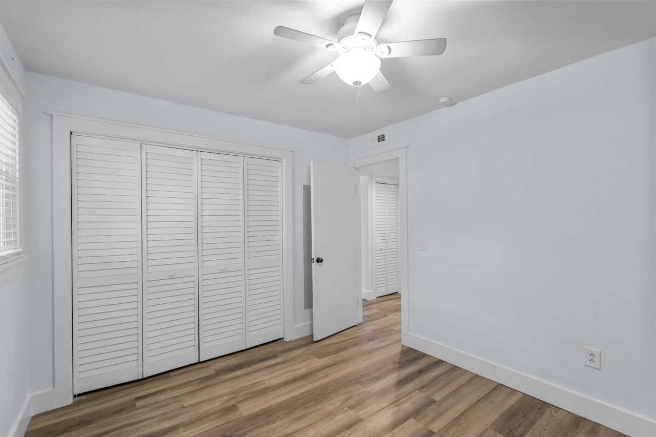 404 Saint Charles Court Court Photo 11