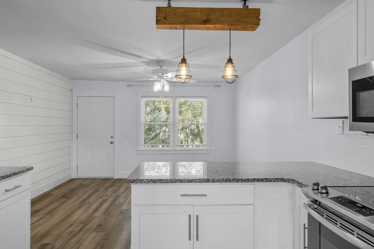 404 Saint Charles Court Court Photo 19