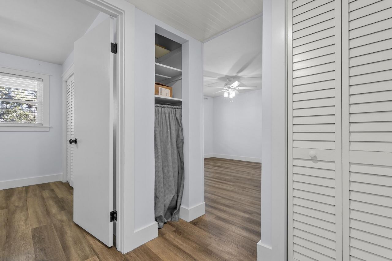 404 Saint Charles Court Court Photo 22