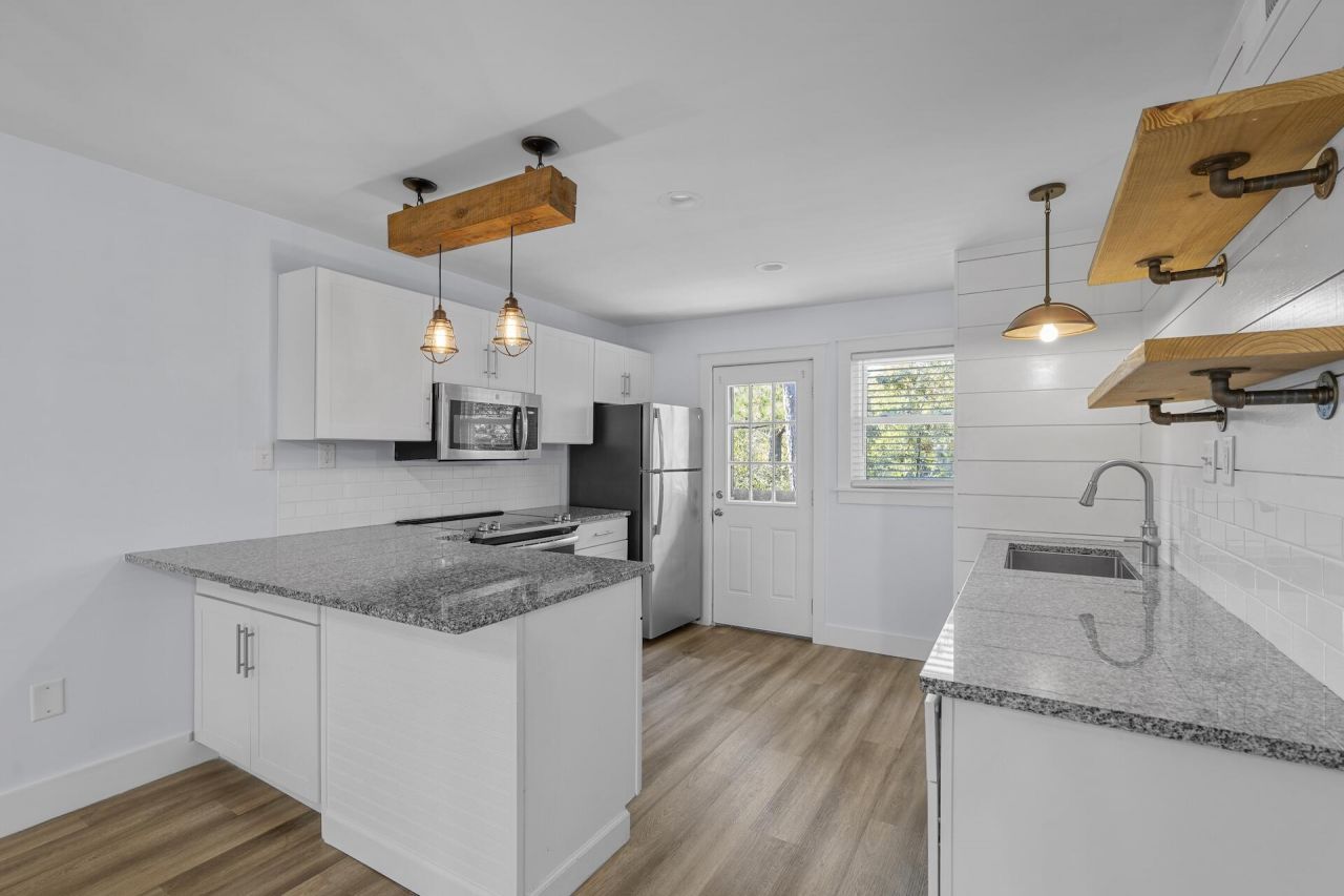 404 Saint Charles Court Court Photo 7