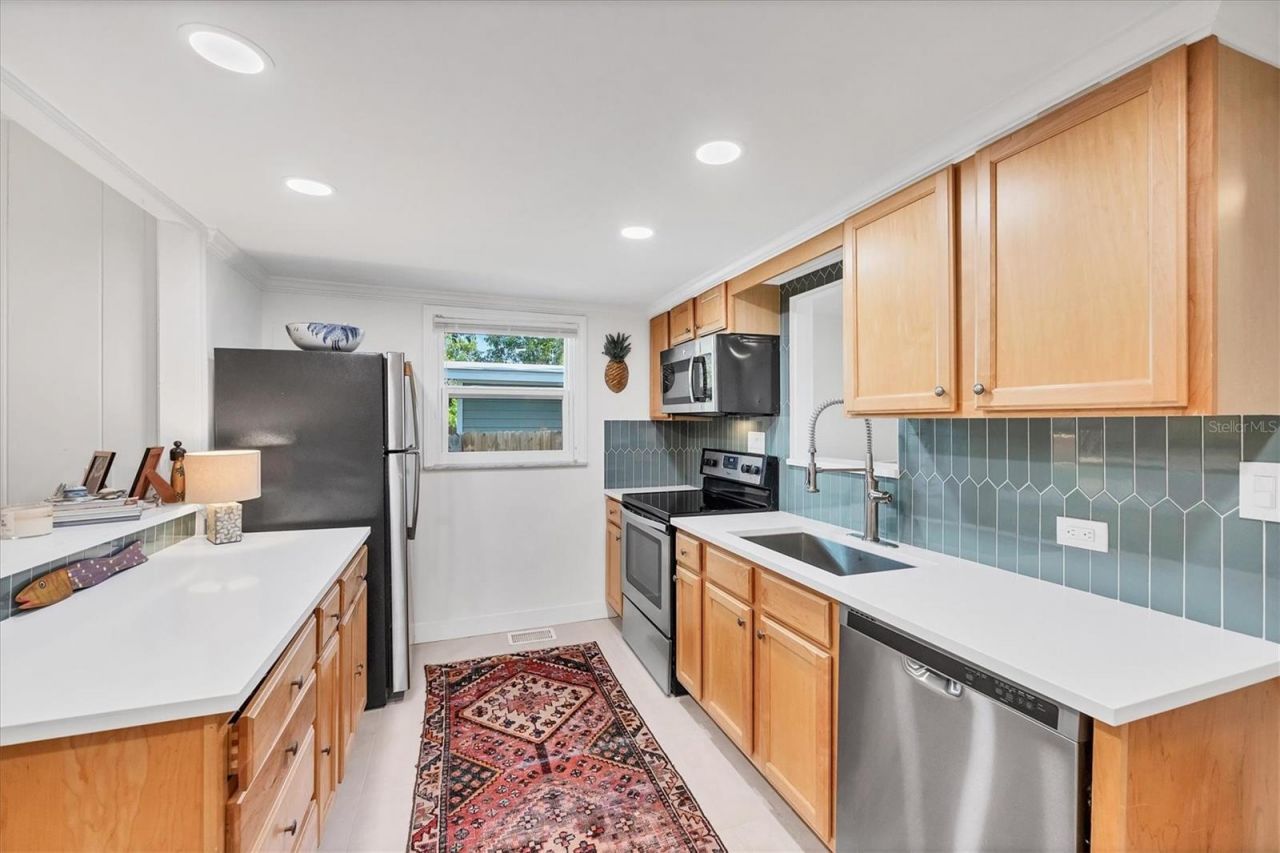 3734 Iroquois Avenue, Sarasota, FL 34234 Photo