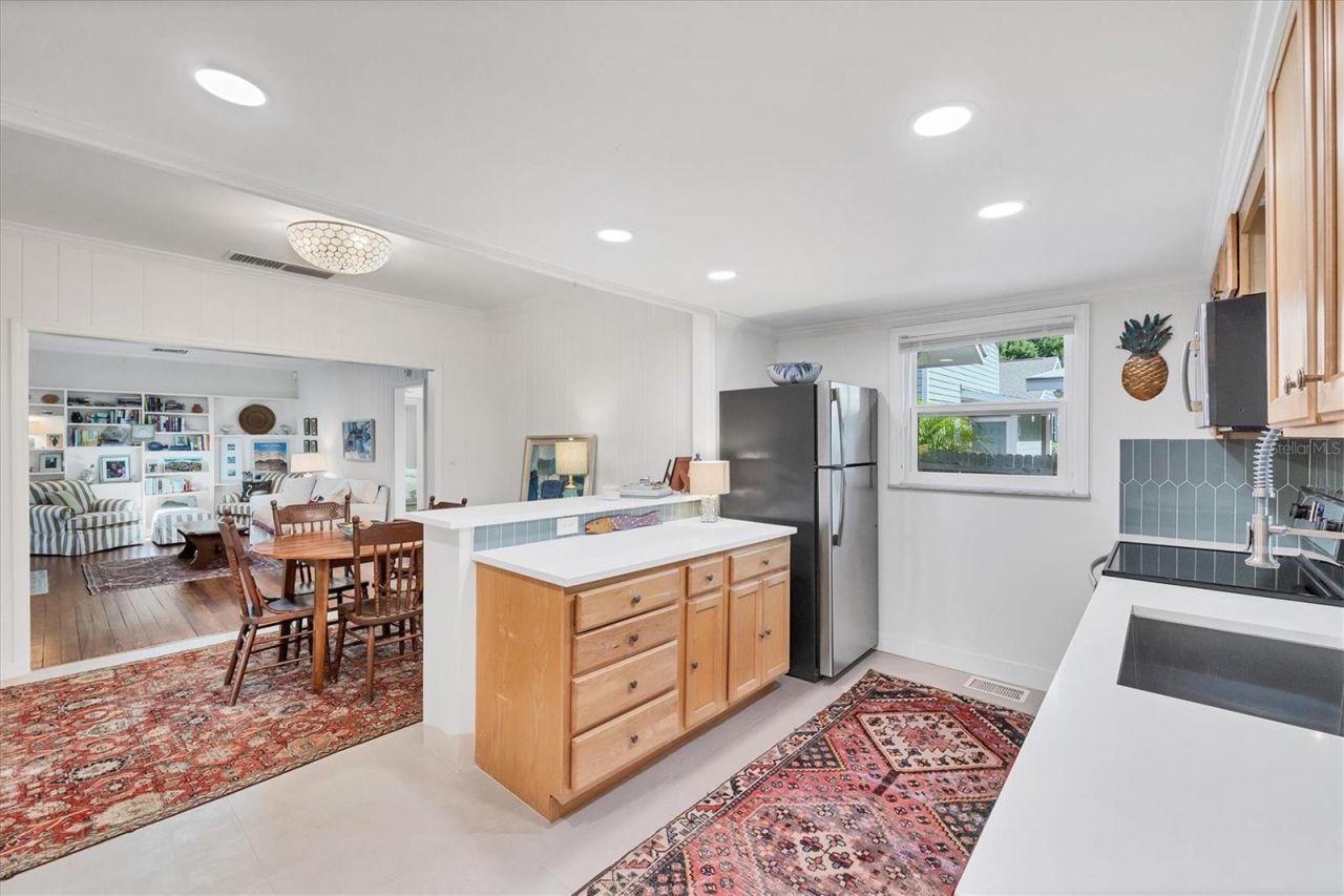 3734 Iroquois Avenue, Sarasota, FL 34234 Photo