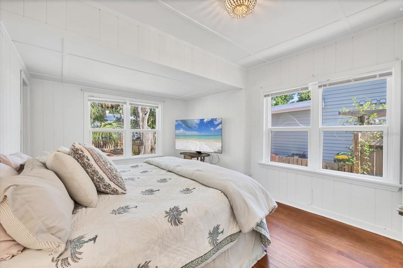 3734 Iroquois Avenue, Sarasota, FL 34234 Photo