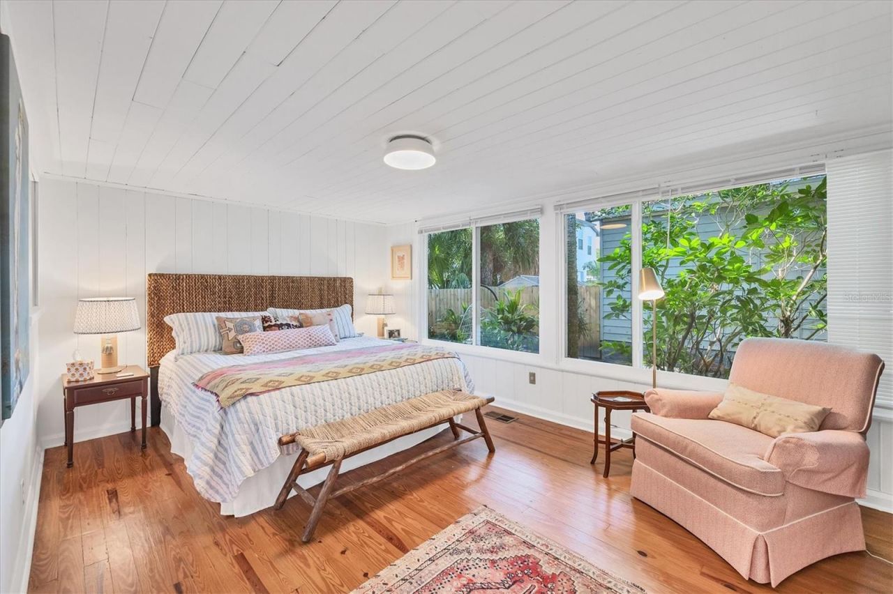 3734 Iroquois Avenue, Sarasota, FL 34234 Photo