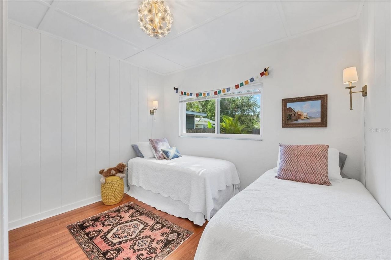 3734 Iroquois Avenue, Sarasota, FL 34234 Photo