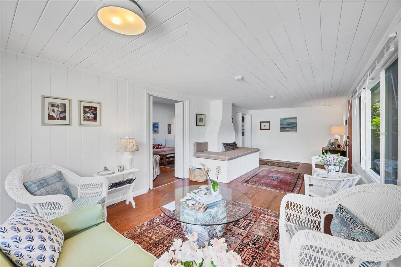 3734 Iroquois Avenue, Sarasota, FL 34234 Photo