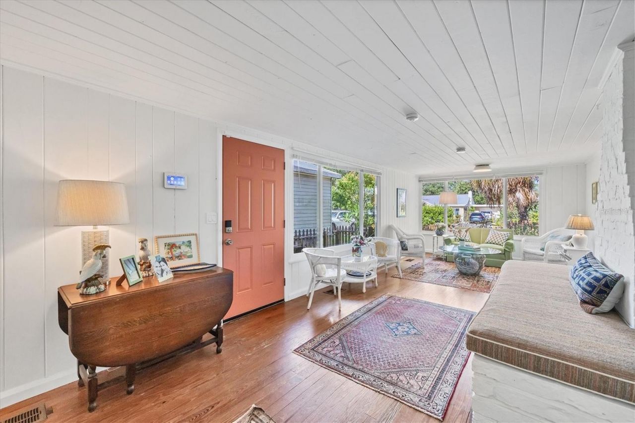 3734 Iroquois Avenue, Sarasota, FL 34234 Photo