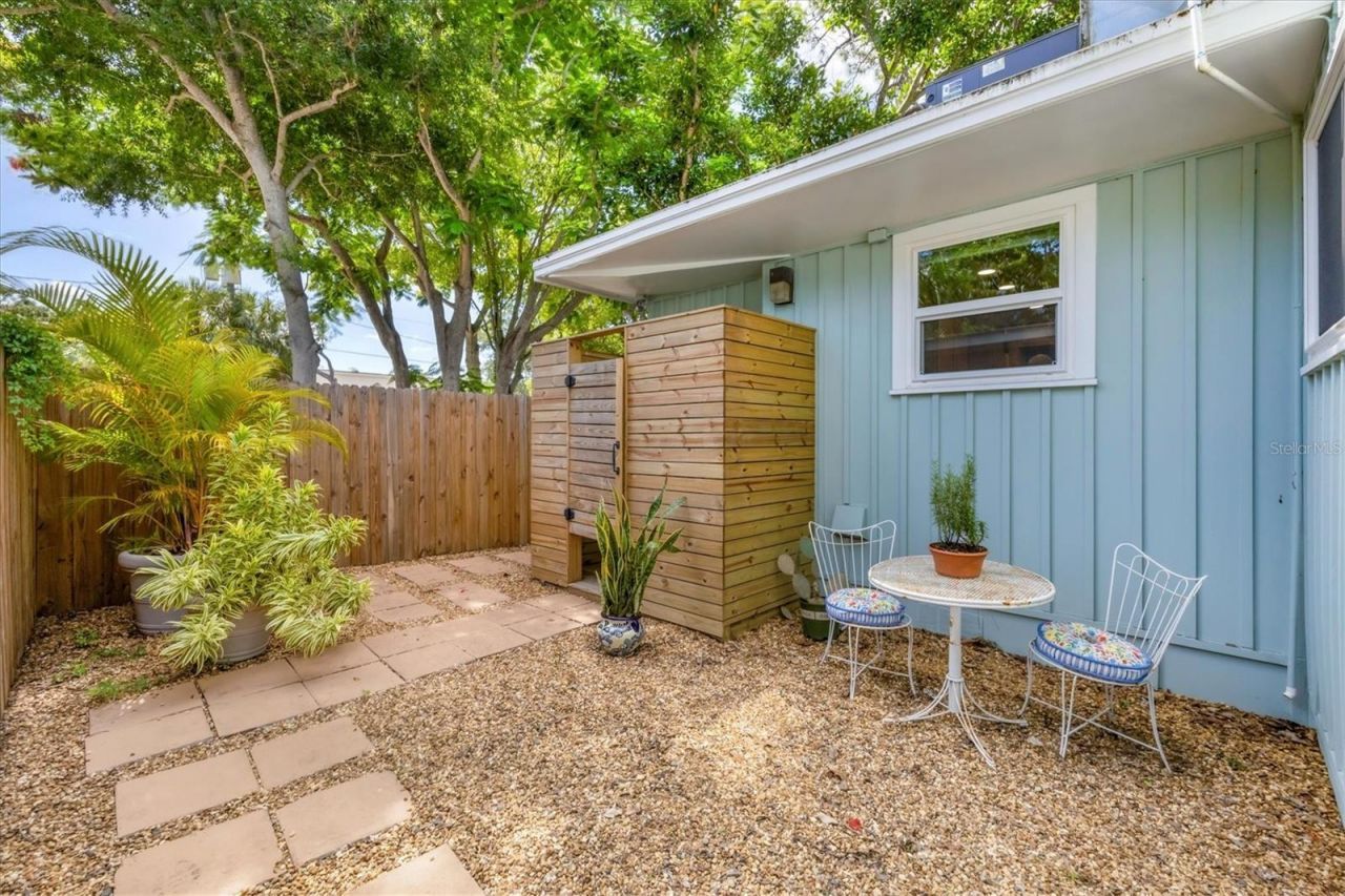 3734 Iroquois Avenue, Sarasota, FL 34234 Photo