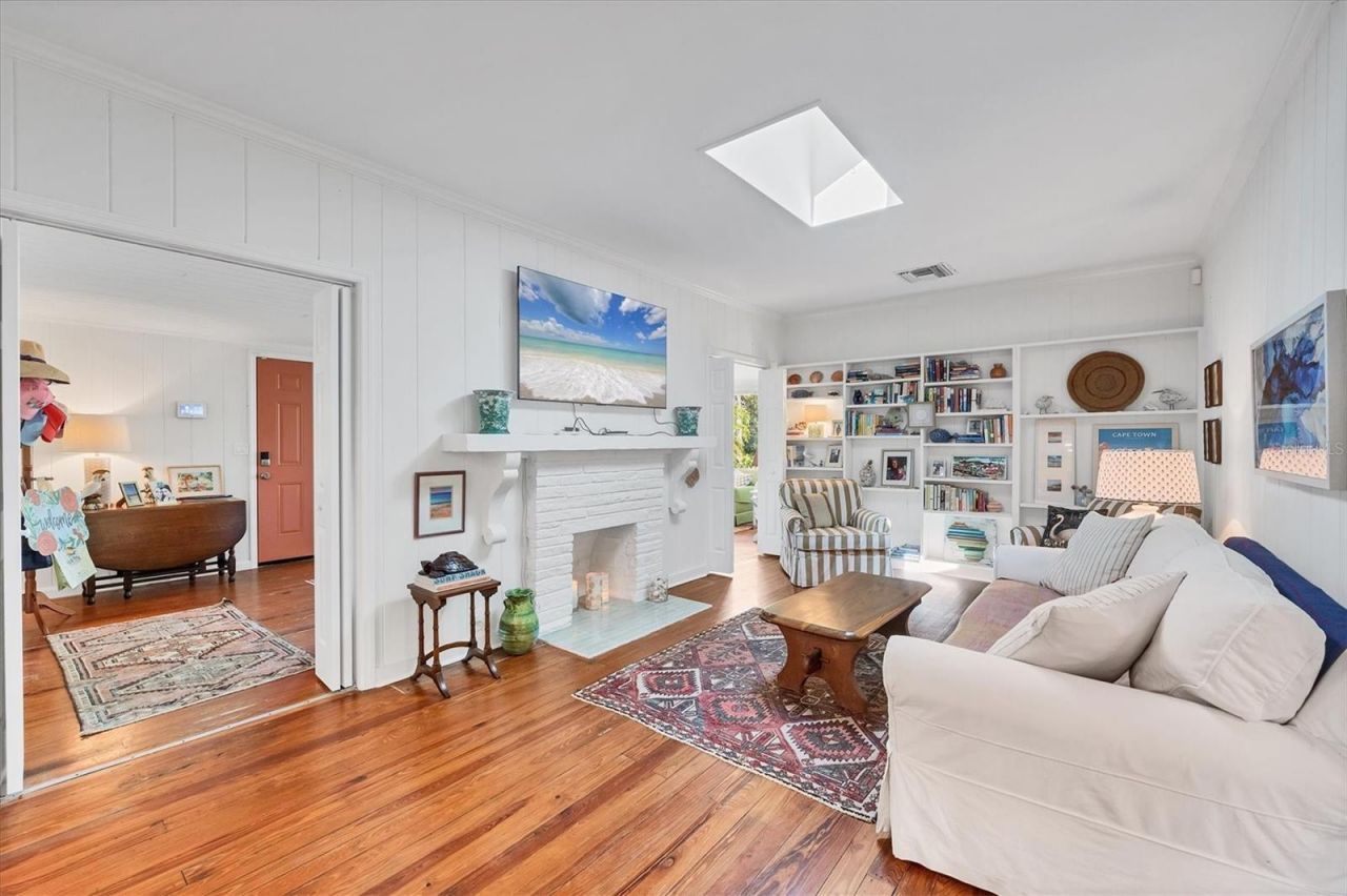 3734 Iroquois Avenue, Sarasota, FL 34234 Photo