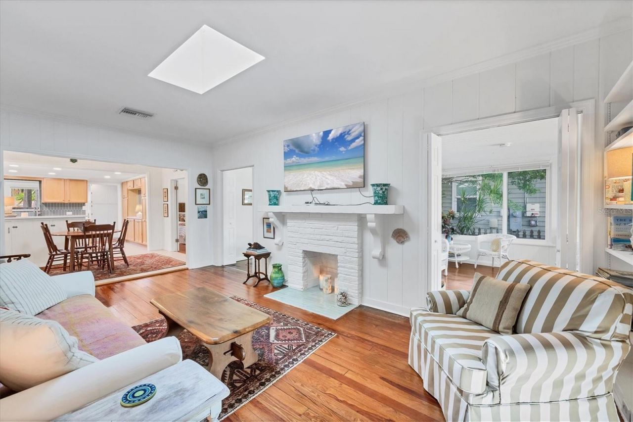 3734 Iroquois Avenue, Sarasota, FL 34234 Photo