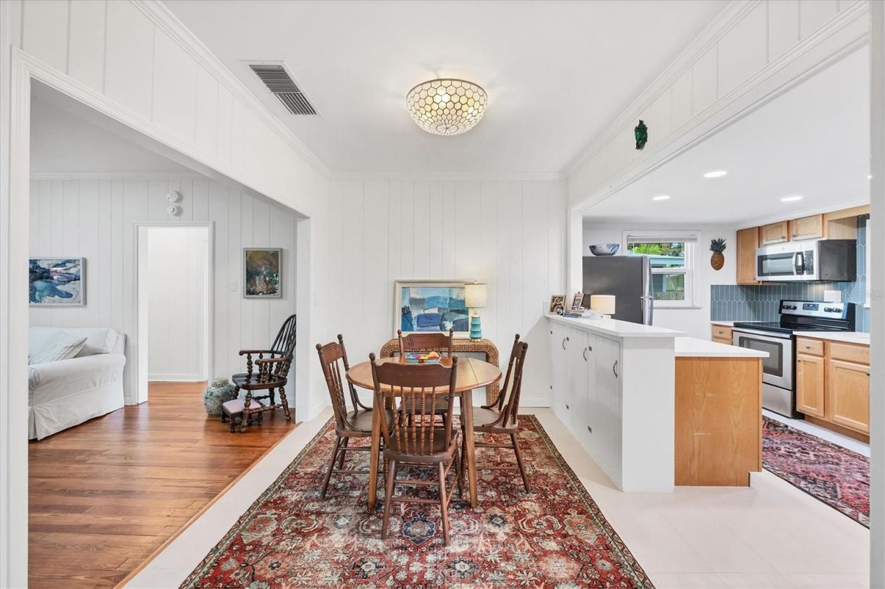 3734 Iroquois Avenue, Sarasota, FL 34234 Photo