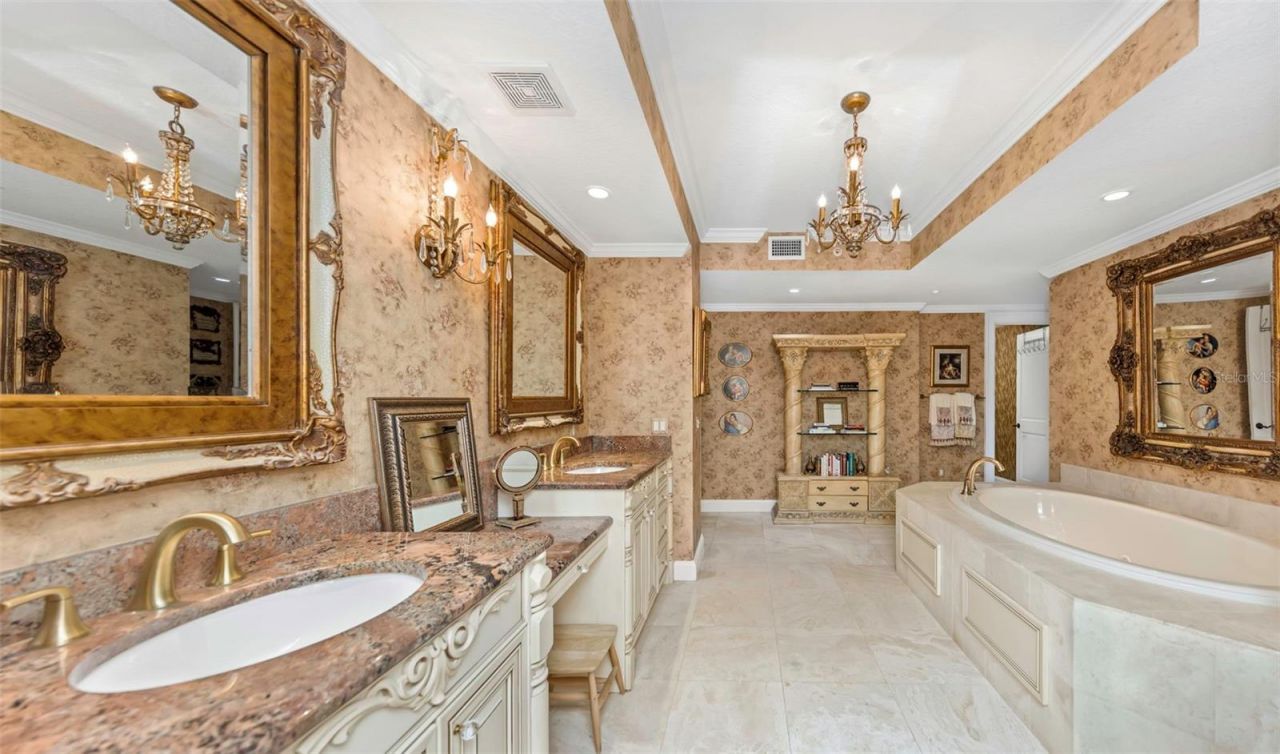 12200 1st Street W, Unit 202, Treasure Island, FL 33706 Photo