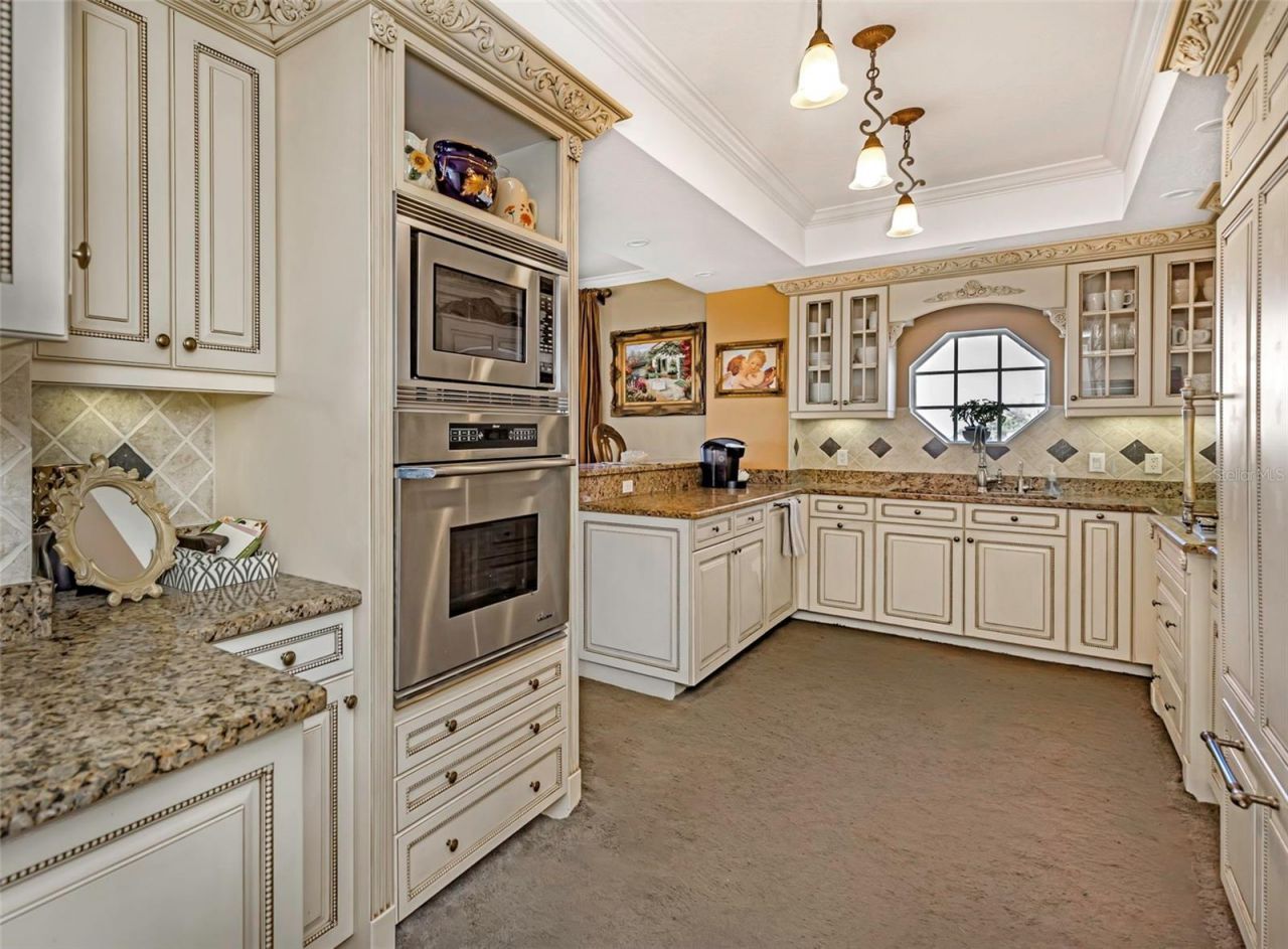 12200 1st Street W, Unit 202, Treasure Island, FL 33706 Photo