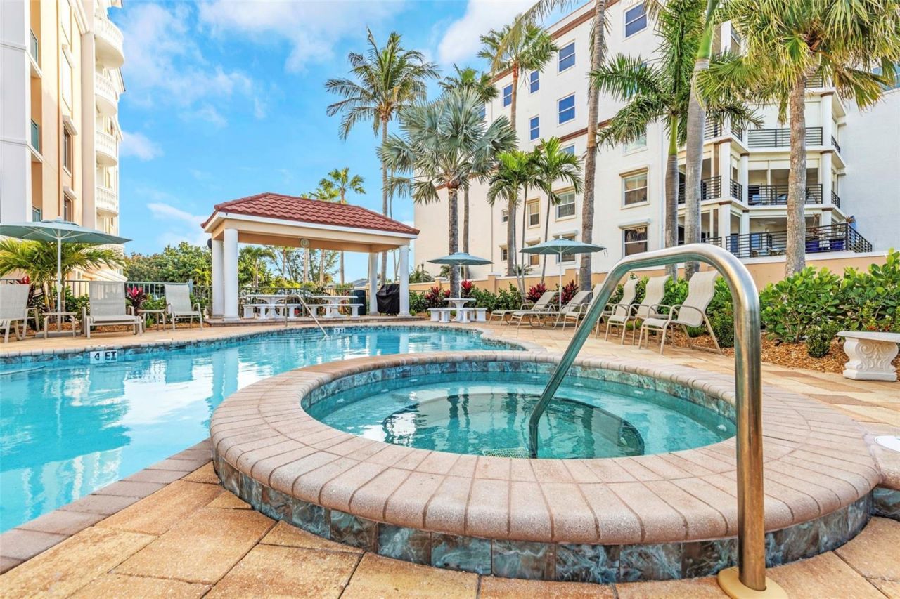 12200 1st Street W, Unit 202, Treasure Island, FL 33706 Photo