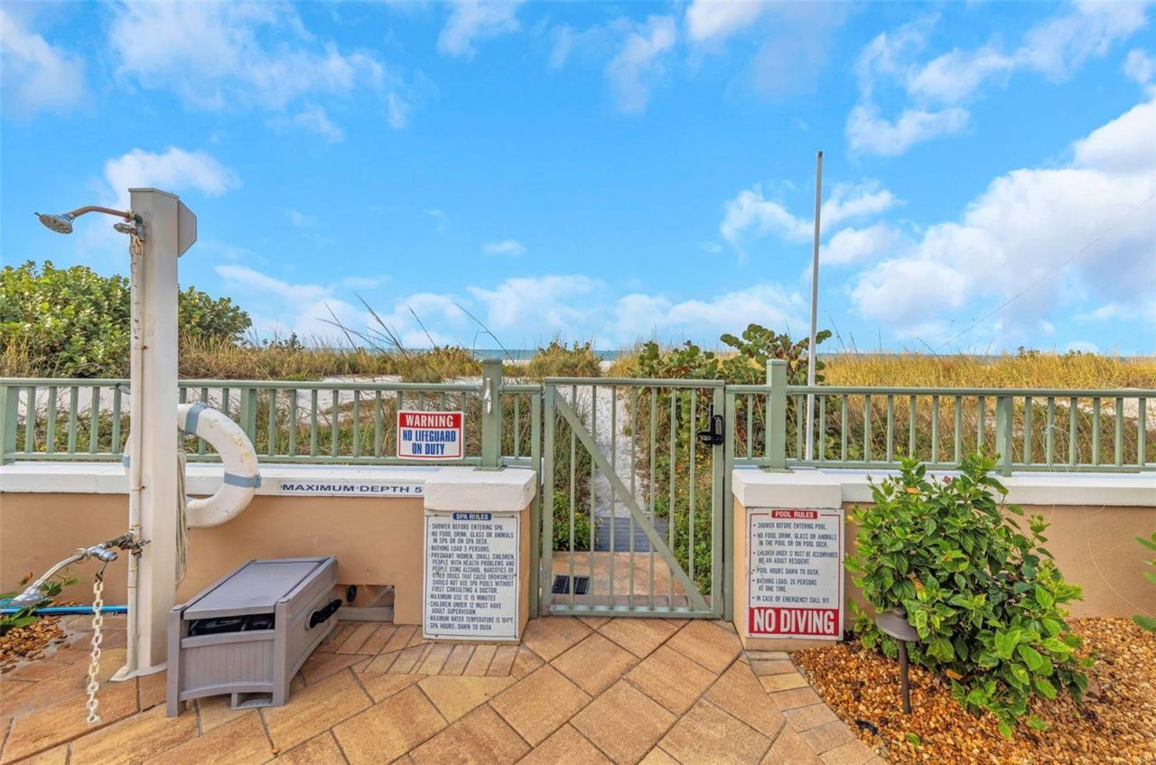 12200 1st Street W, Unit 202, Treasure Island, FL 33706 Photo