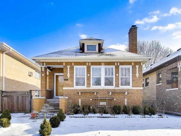 8723 Callie Avenue, Morton Grove, IL 60053